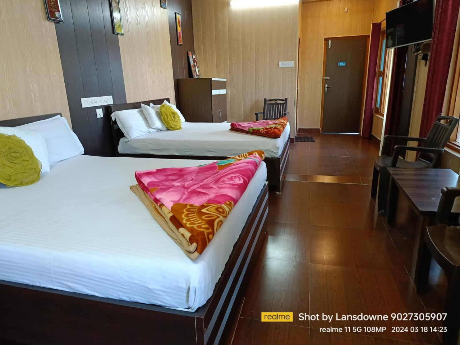 Joshi Holiday Home Stay ランズドーン エクステリア 写真