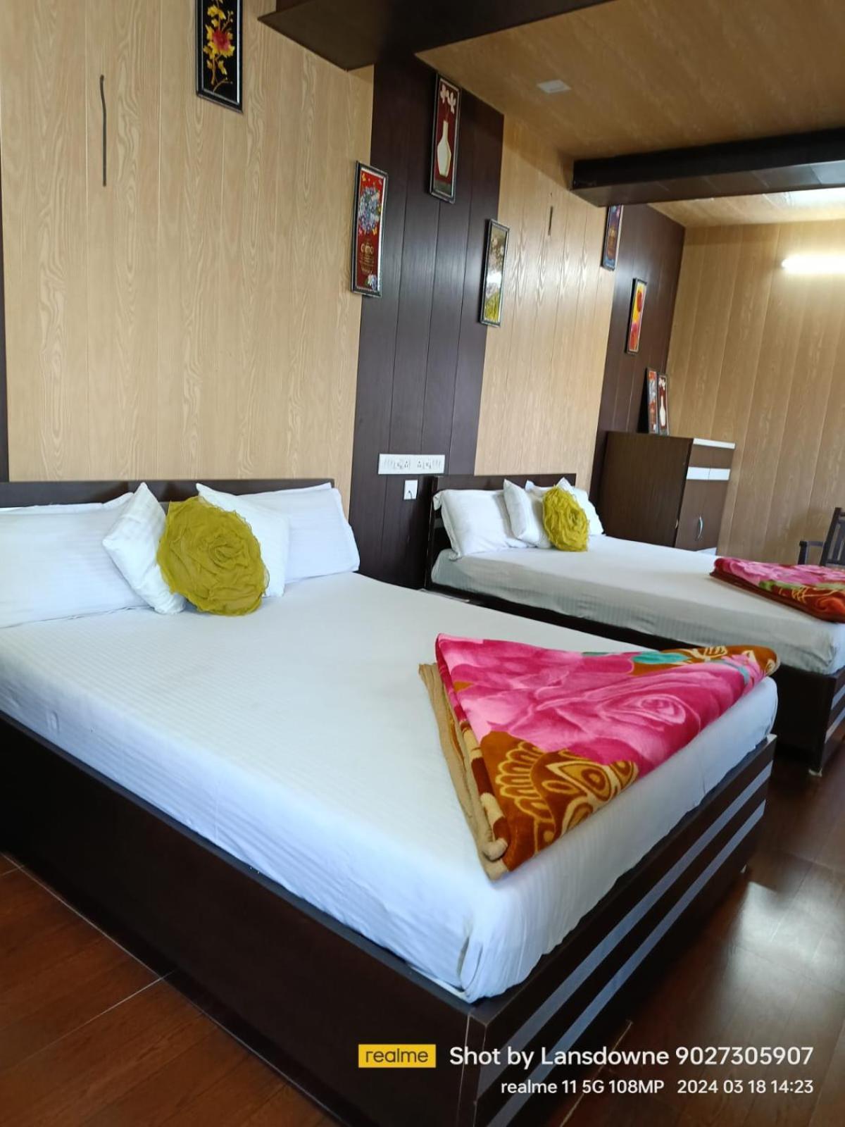 Joshi Holiday Home Stay ランズドーン エクステリア 写真